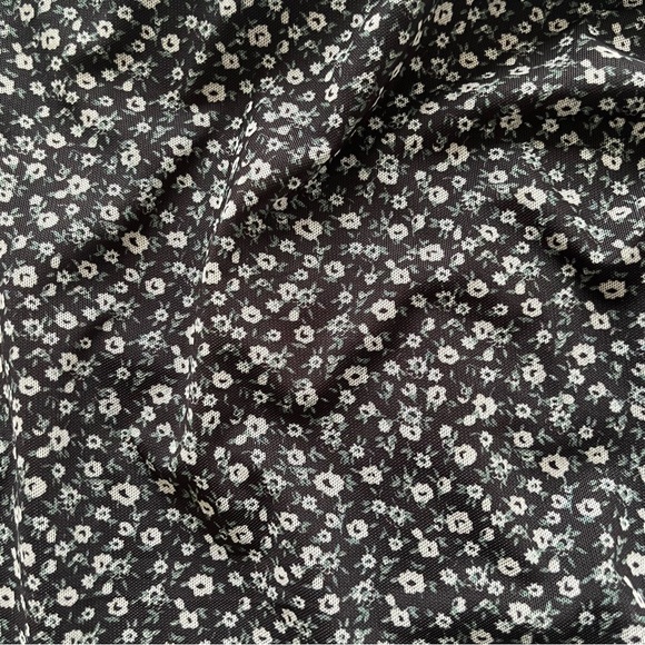 🌴Hollister Black with White and Green Flower Cinch Side Mini Skirt Size Large - Picture 8 of 8